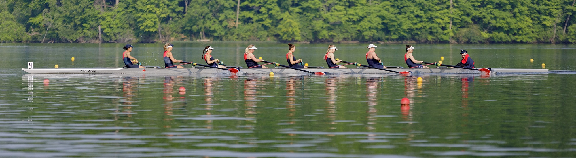 Women's 8 shell during a race